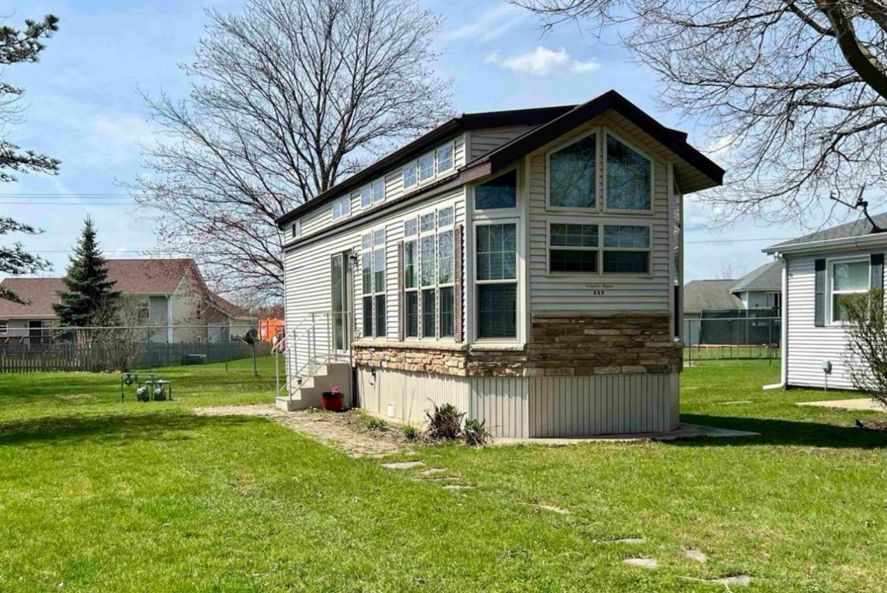 409 Spruce Drive, Belvidere, IL 61008 Main Photo