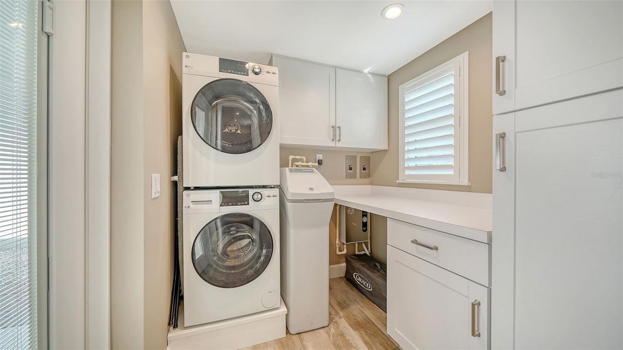 6140 Midnight Pass Road, Unit B6, Sarasota, FL 34242 Photo