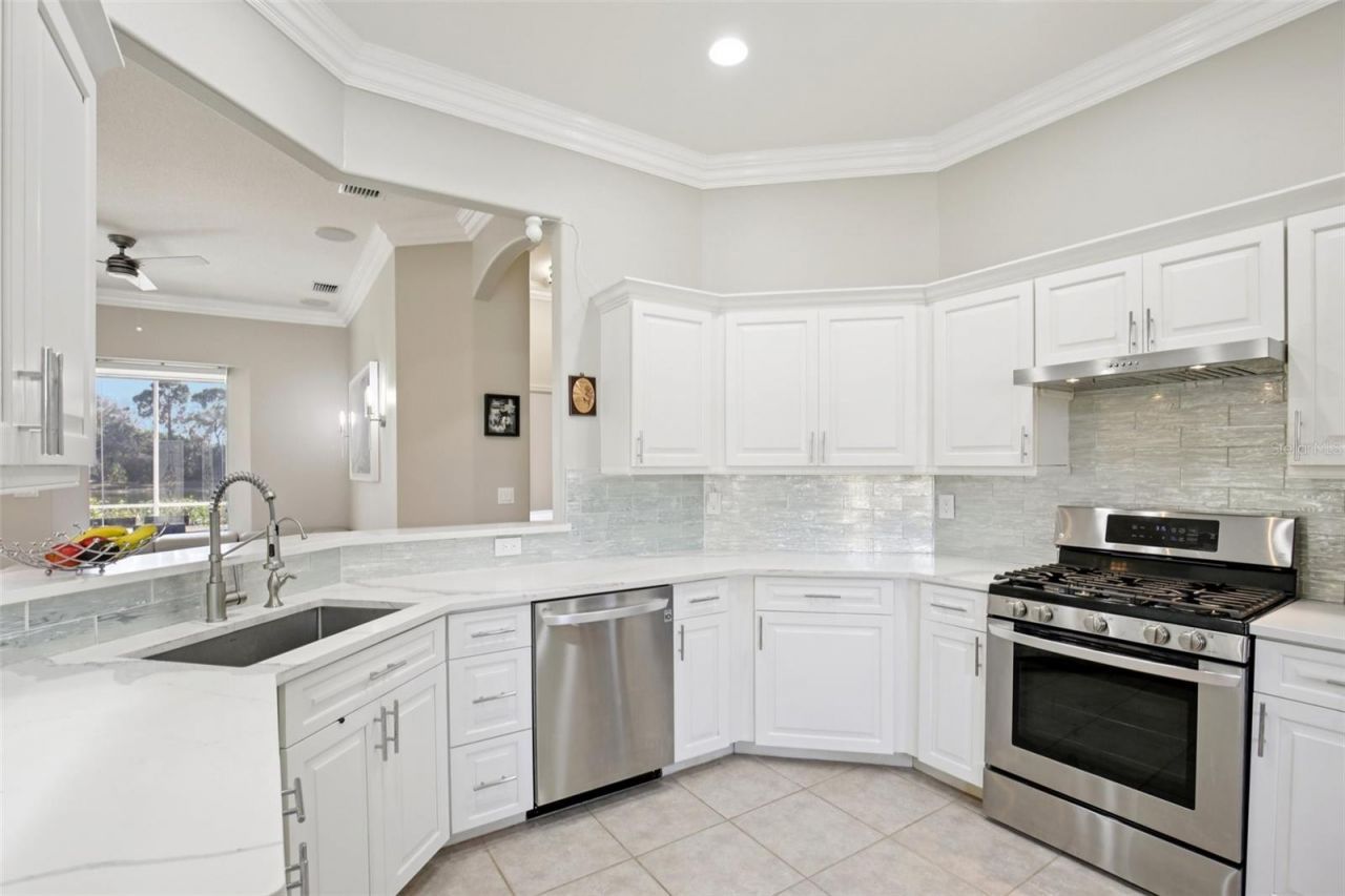 5260 Highbury Circle, Sarasota, FL 34238 Photo