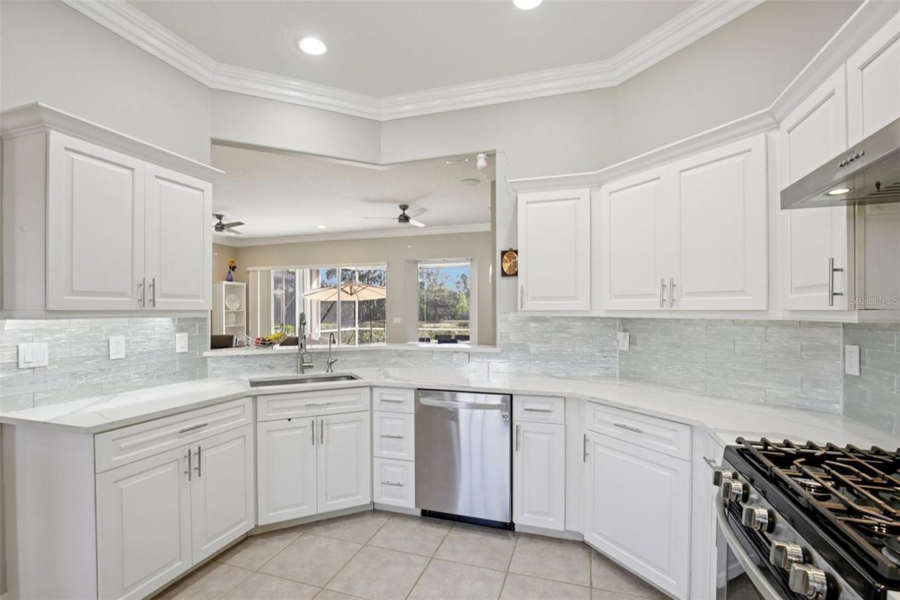 5260 Highbury Circle, Sarasota, FL 34238 Photo