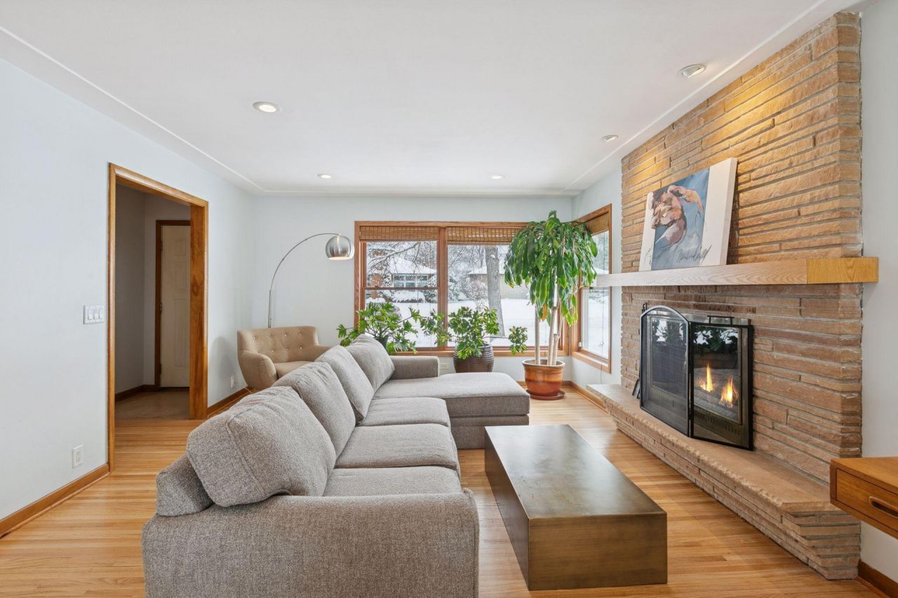 3529 Zenith Avenue N, Robbinsdale, MN 55422 Main Photo