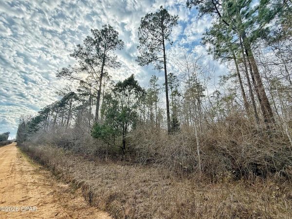 1718 Palmview Road , Cottondale, FL 32431