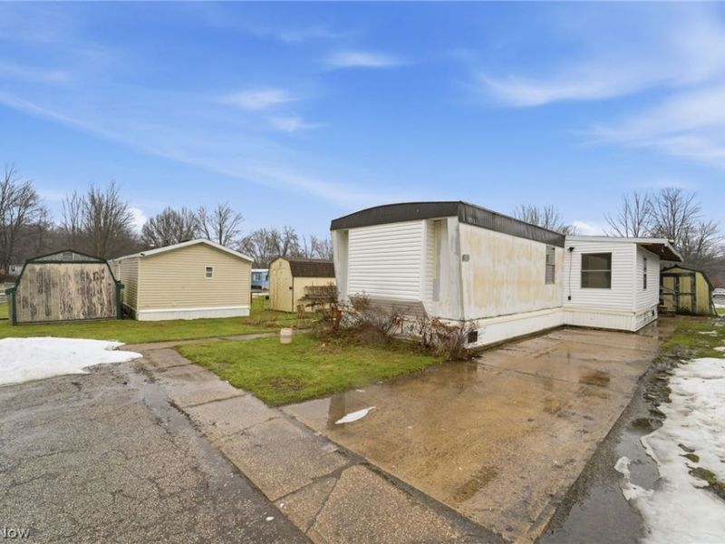 3583 Austin Road, Unit 102, Geneva, OH 44041 Photo 2