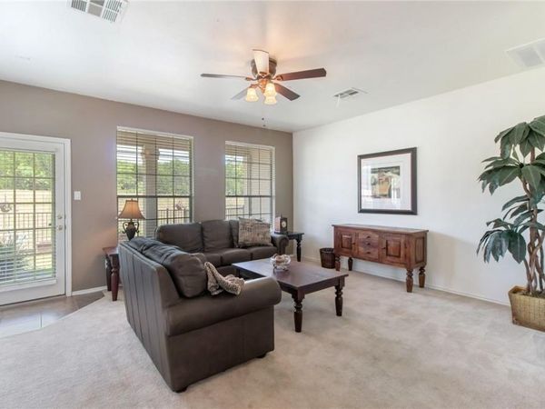 9201 Brodie LN, Unit 902, Austin, TX 78748