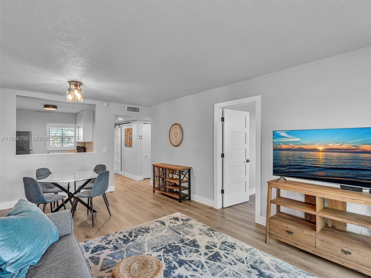 9340 Lagoon Pl, Unit 303, Davie, FL 33324 Photo