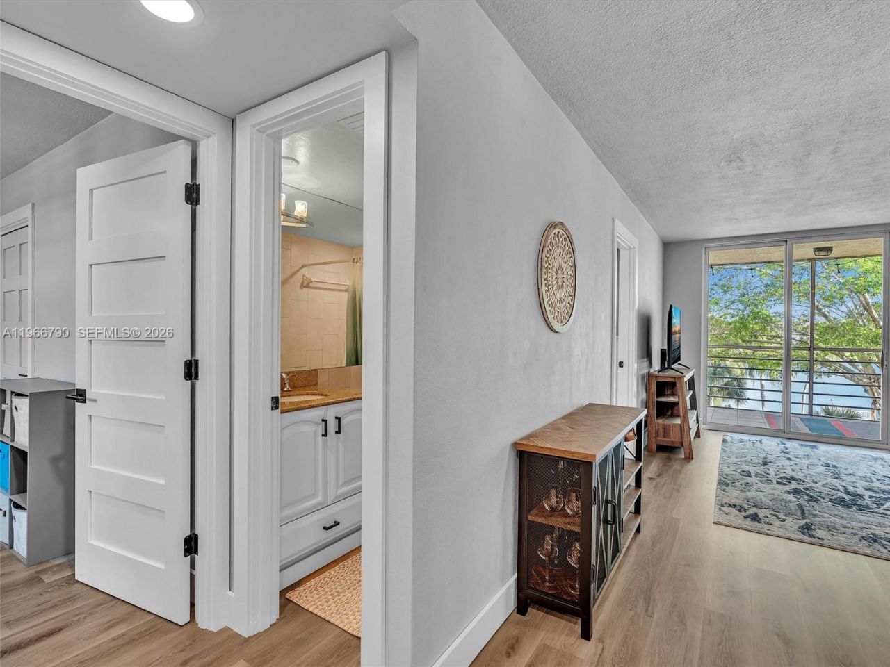 9340 Lagoon Pl, Unit 303, Davie, FL 33324 Photo