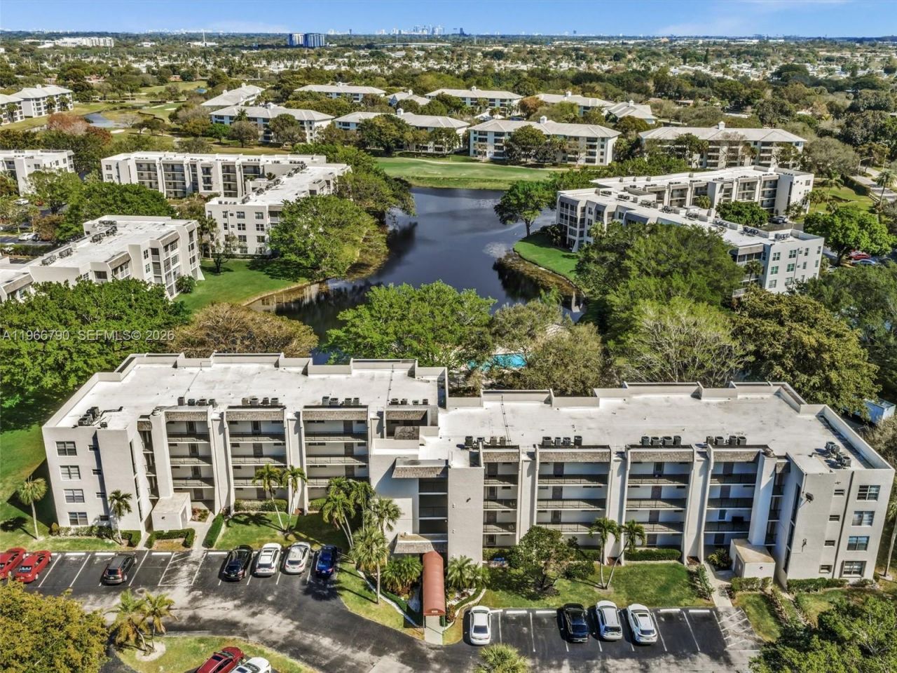 9340 Lagoon Pl, Unit 303, Davie, FL 33324 Photo