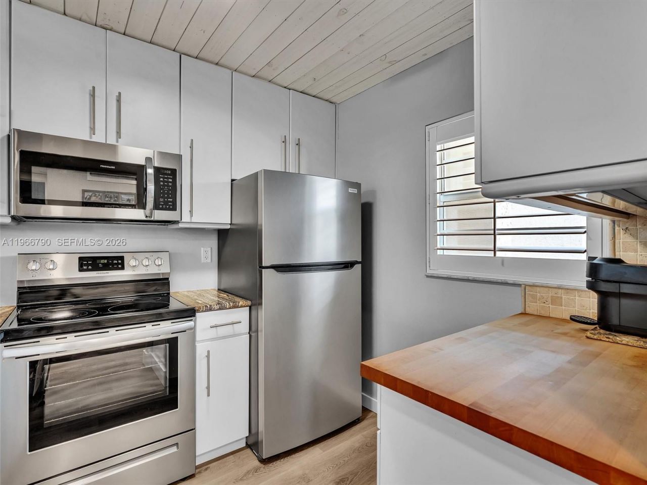 9340 Lagoon Pl, Unit 303, Davie, FL 33324 Photo