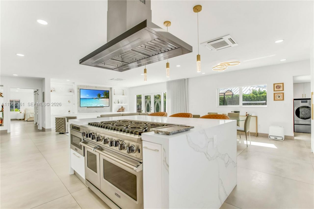 500 94th St , Surfside, FL 33154 Photo