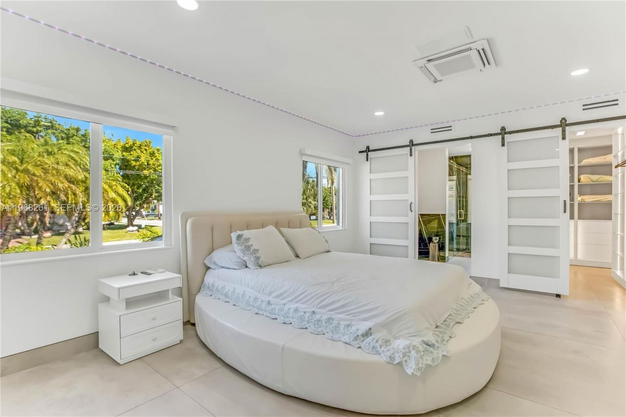 500 94th St , Surfside, FL 33154 Photo