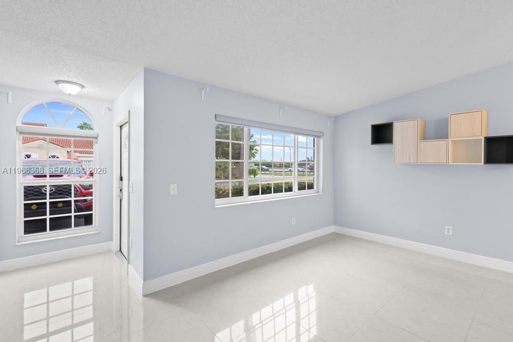 6910 NW 166th Ter, Unit 1201, Miami Lakes, FL 33014 Photo