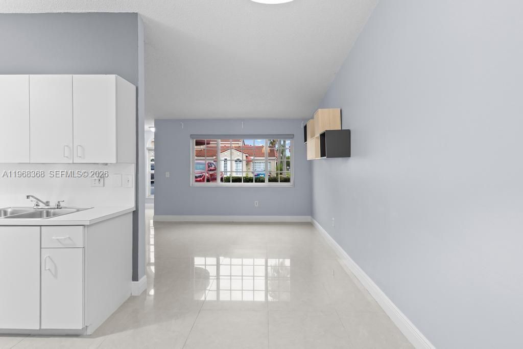 6910 NW 166th Ter, Unit 1201, Miami Lakes, FL 33014 Photo