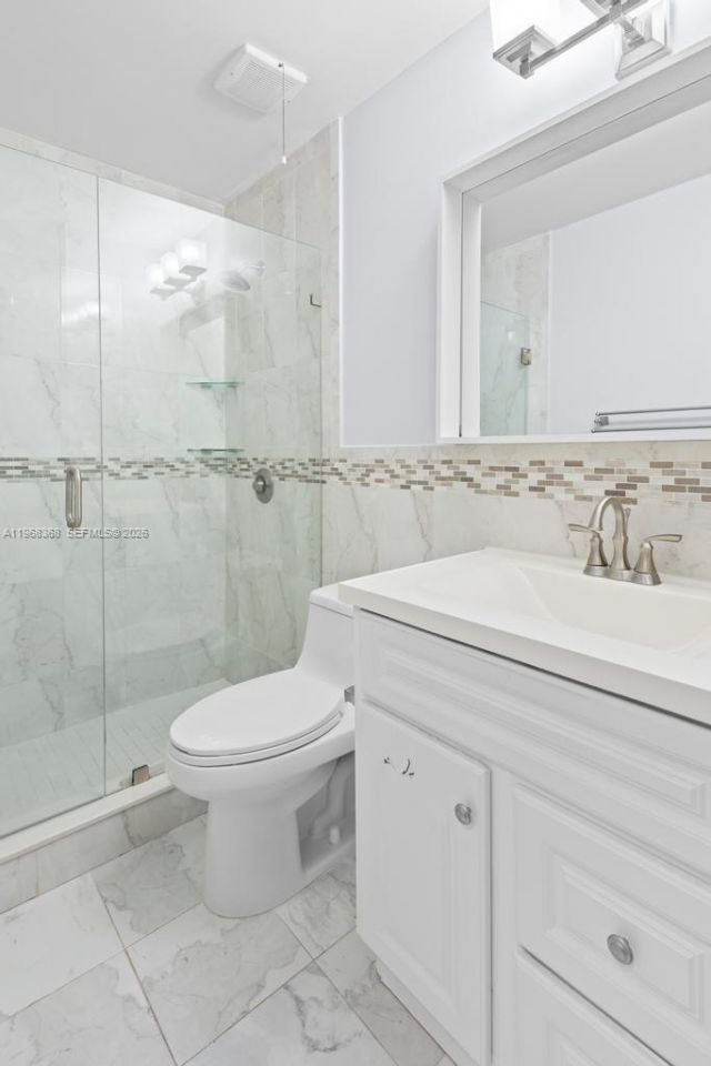 6910 NW 166th Ter, Unit 1201, Miami Lakes, FL 33014 Photo