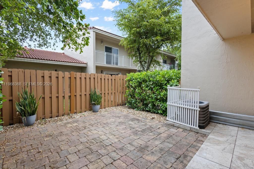 6910 NW 166th Ter, Unit 1201, Miami Lakes, FL 33014 Photo