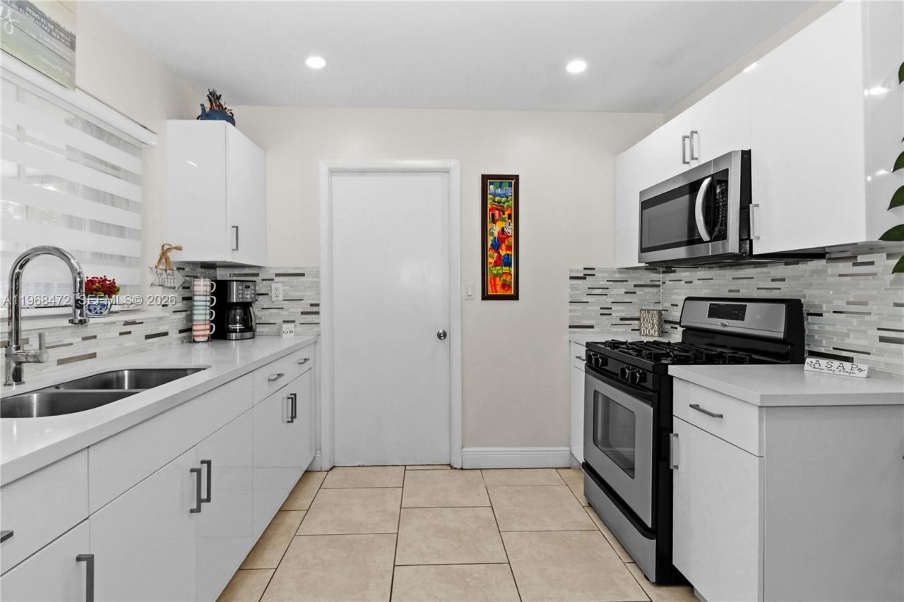 13100 SW 83rd St, Miami, FL 33183 Photo