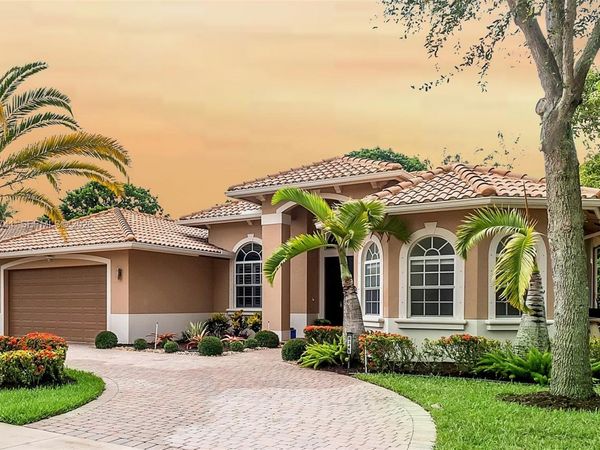 8346 SW 51st St, Davie, FL 33328