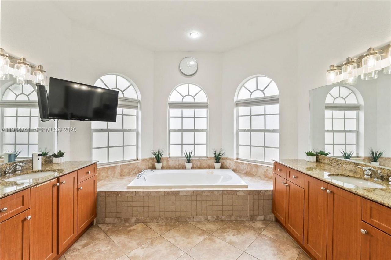 8346 SW 51st St, Davie, FL 33328 Photo