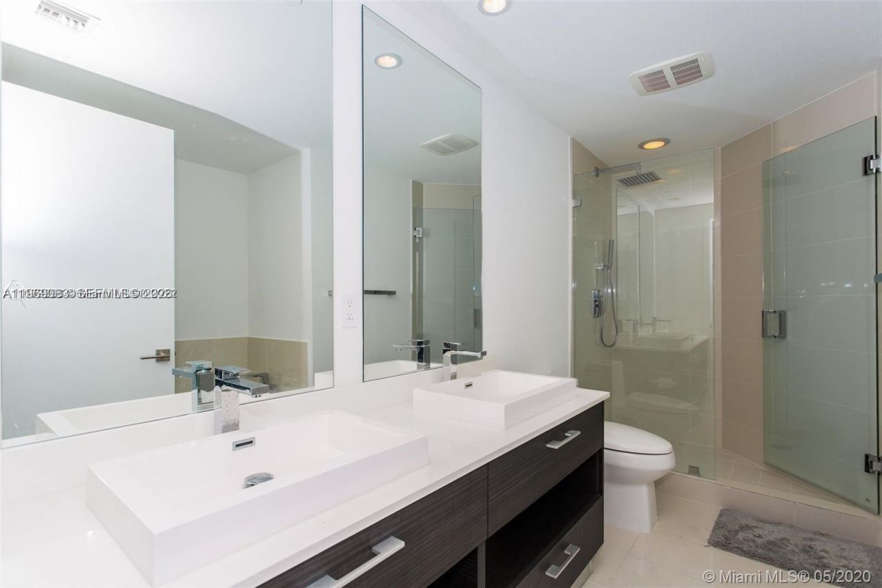55 SW 9th St, Unit 2903, Miami, FL 33130 Photo