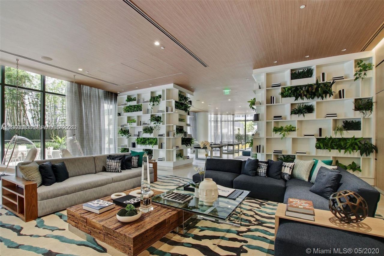 55 SW 9th St, Unit 2903, Miami, FL 33130 Photo