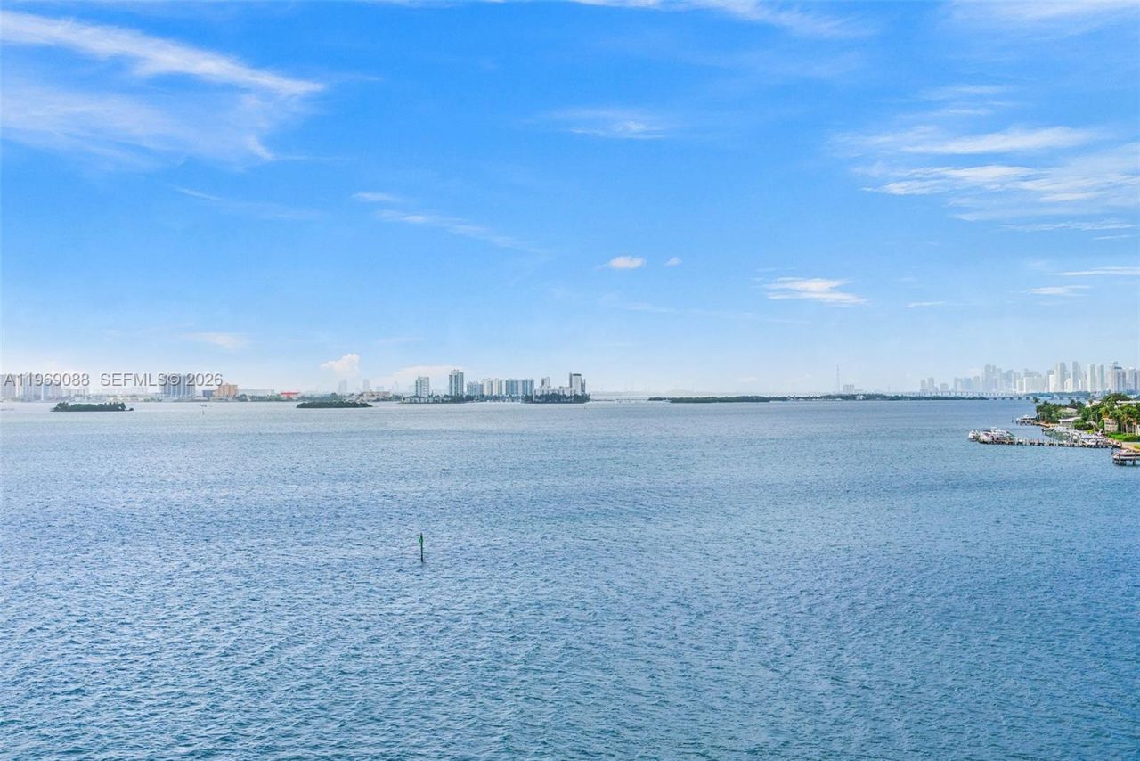 11111 Biscayne Blvd , Unit 8D, Miami, FL 33181 Photo