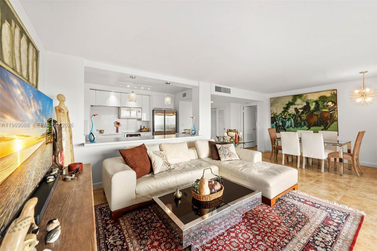 11111 Biscayne Blvd , Unit 8D, Miami, FL 33181 Photo