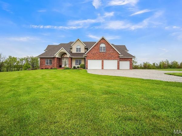 6125 Moro Road, Moro, IL 62067