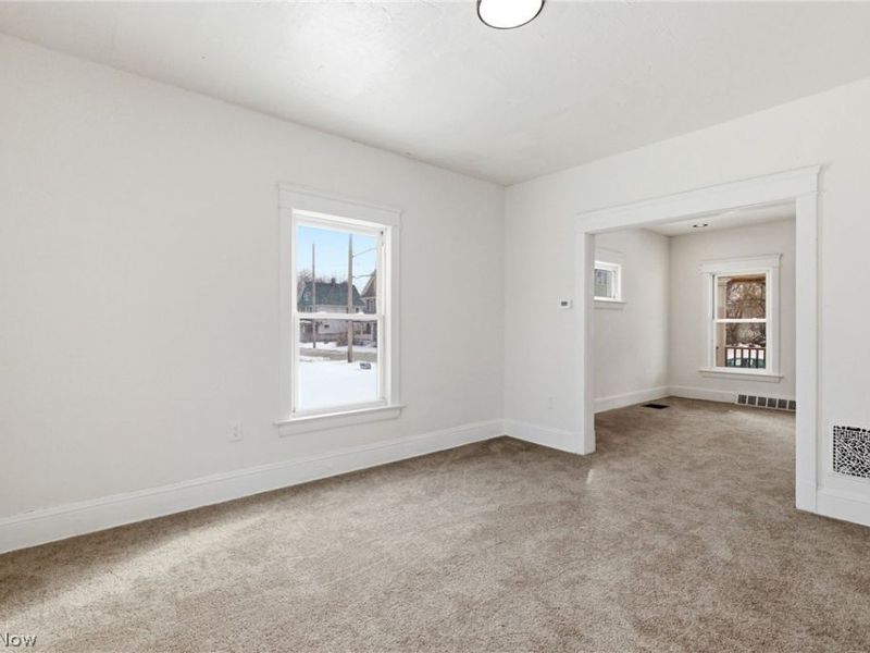 10525 Elk Avenue, Cleveland, OH 44108 Photo 10