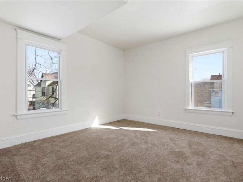 10525 Elk Avenue, Cleveland, OH 44108 Photo 21