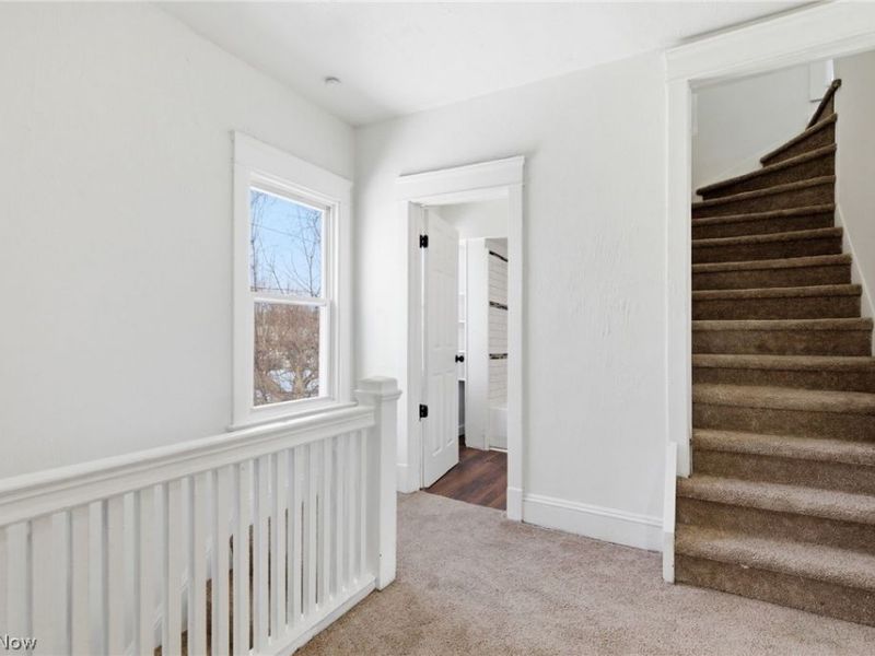 10525 Elk Avenue, Cleveland, OH 44108 Photo 27