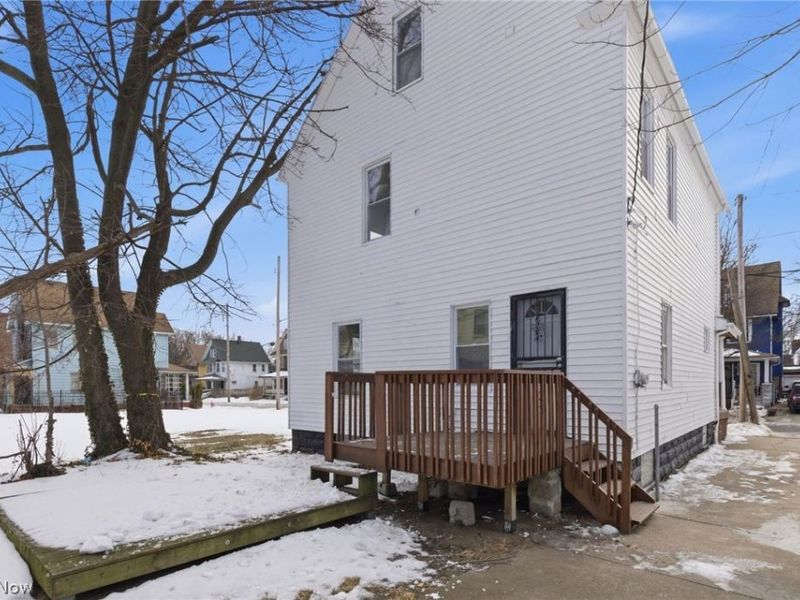 10525 Elk Avenue, Cleveland, OH 44108 Photo 37