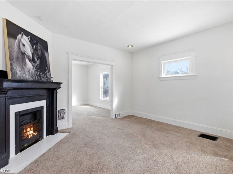 10525 Elk Avenue, Cleveland, OH 44108 Photo 5