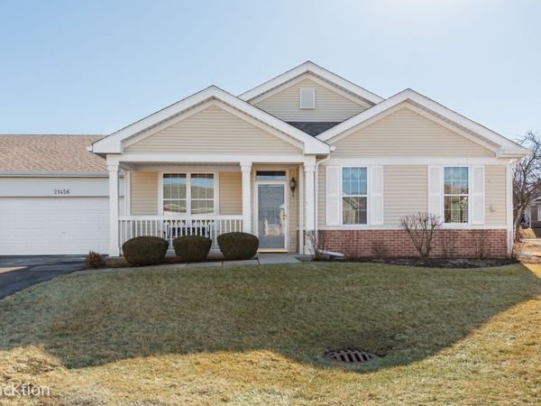 21456 Wolf Lake Way, Crest Hill, IL 60403