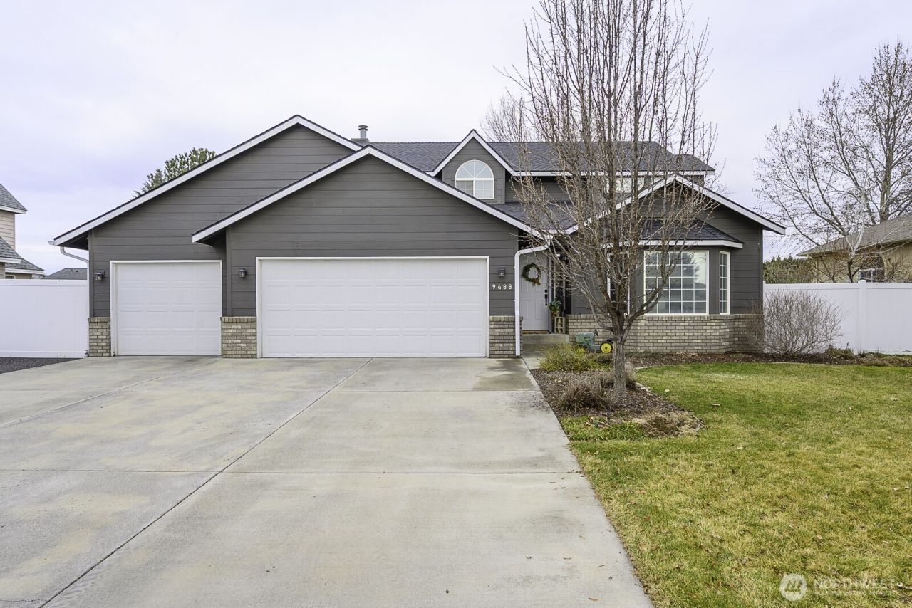 9488 Naples Street Se, Moses Lake, WA 98837 Main Photo