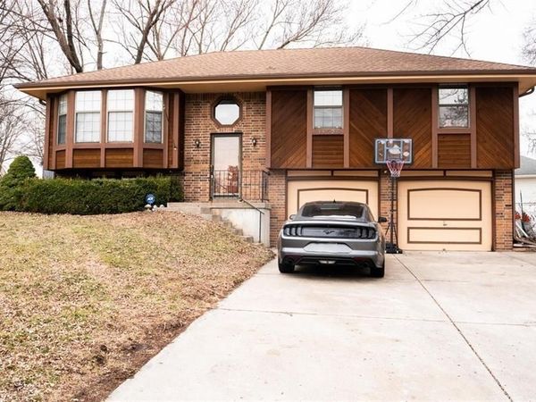 11526 N Wayne Avenue, Kansas City, MO 64155