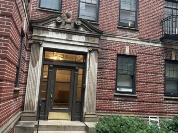 36 Linnaean St, Unit 8, Cambridge, MA 02138