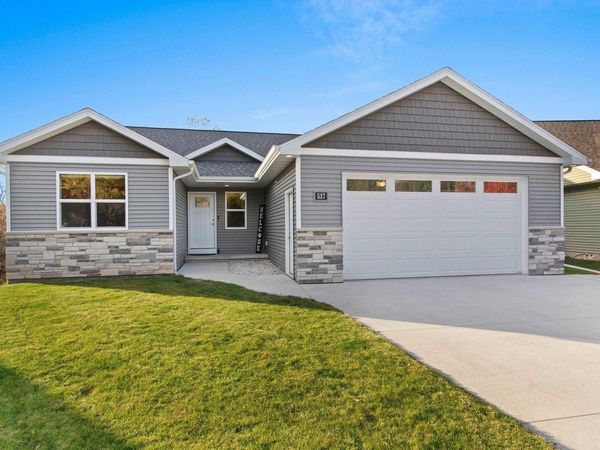537 GOLF SIDE COURT, Hortonville, WI 84944