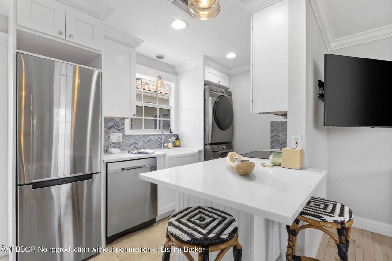 223 8th Street, West Palm Beach, FL 33401 Photo