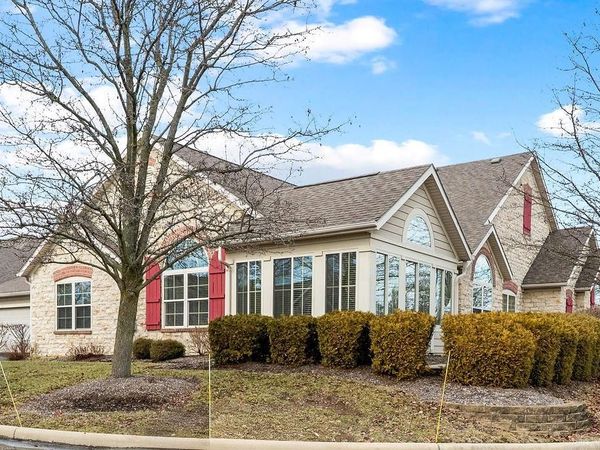 9 Scarborough Village Drive, Dayton, OH 45458