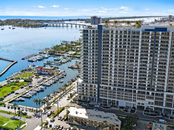 220 Lake Shore Drive, Unit N-1521, Lake Park, FL 33403