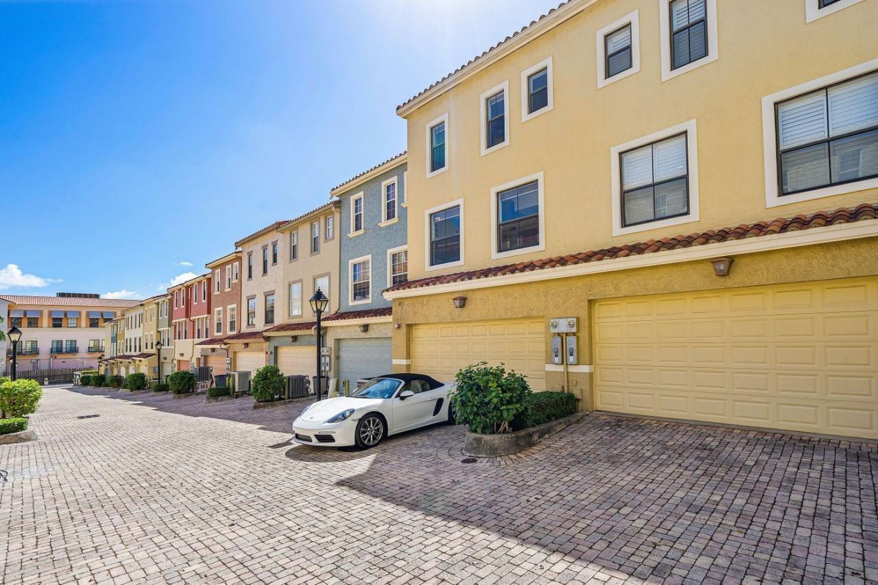 672 Fern Street, West Palm Beach, FL 33401 Photo