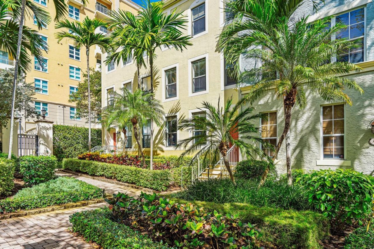 672 Fern Street, West Palm Beach, FL 33401 Photo