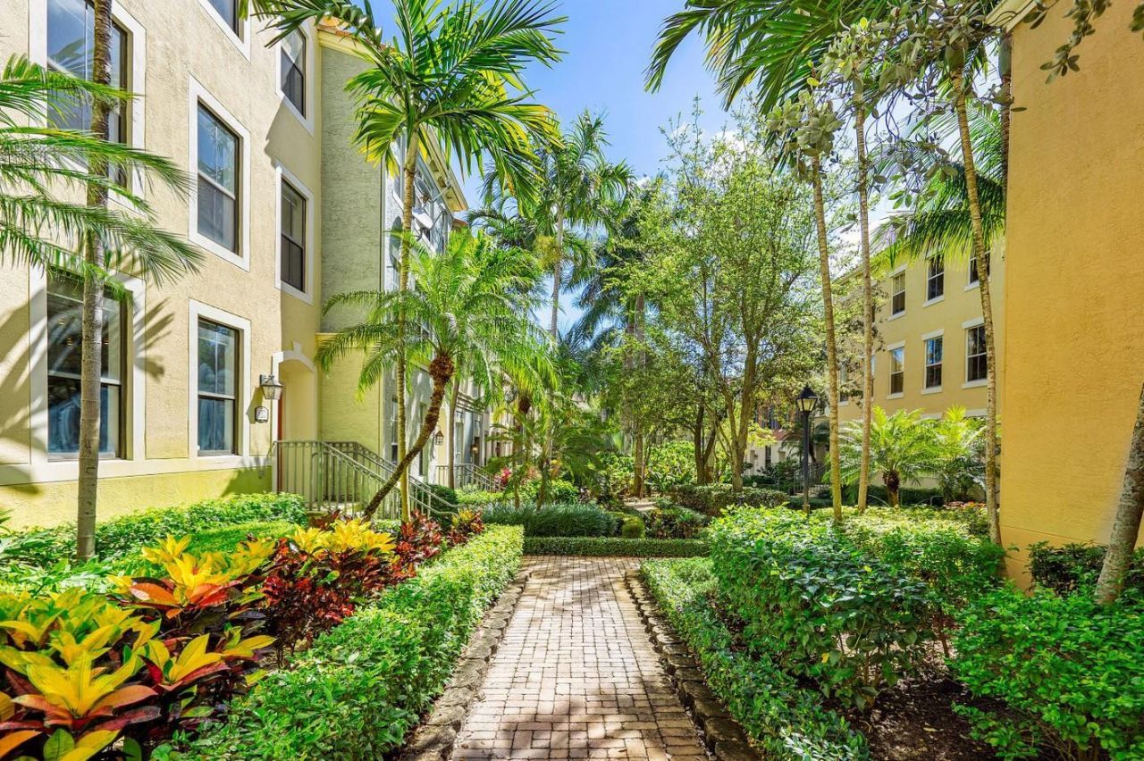 672 Fern Street, West Palm Beach, FL 33401 Photo