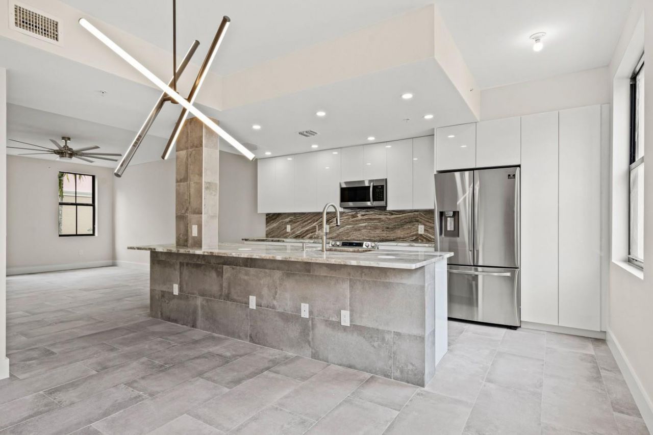 672 Fern Street, West Palm Beach, FL 33401 Photo