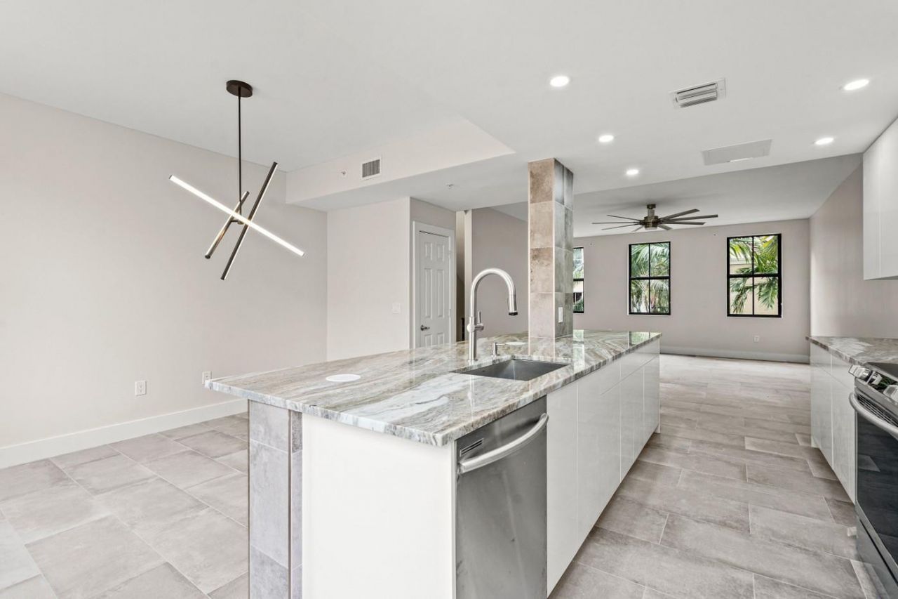 672 Fern Street, West Palm Beach, FL 33401 Photo
