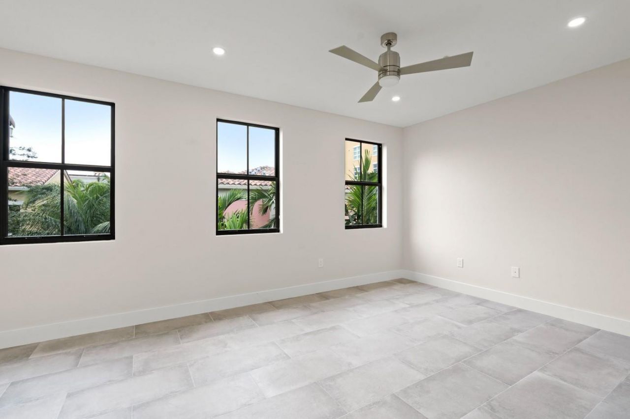 672 Fern Street, West Palm Beach, FL 33401 Photo