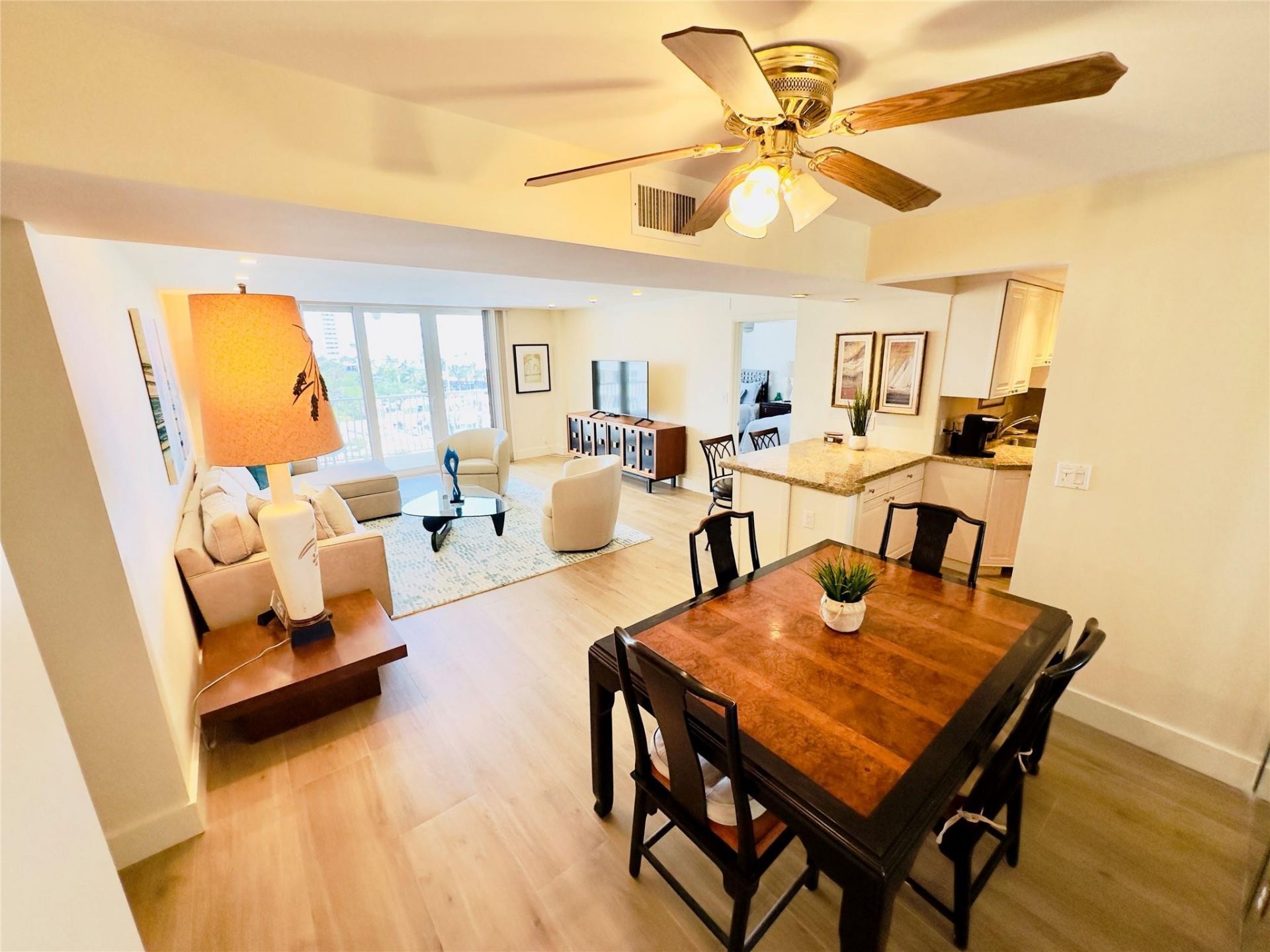 1 Las Olas Circle, Unit 513, Fort Lauderdale, FL 33316 Photo