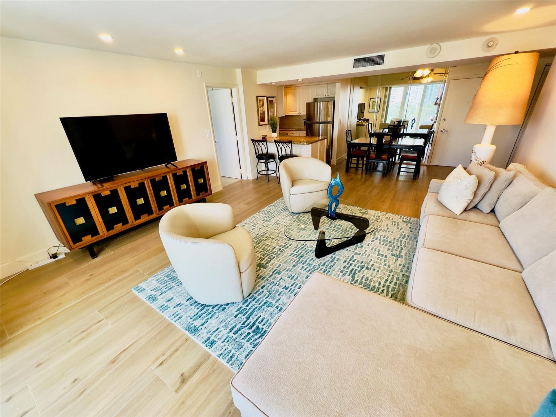 1 Las Olas Circle, Unit 513, Fort Lauderdale, FL 33316 Photo