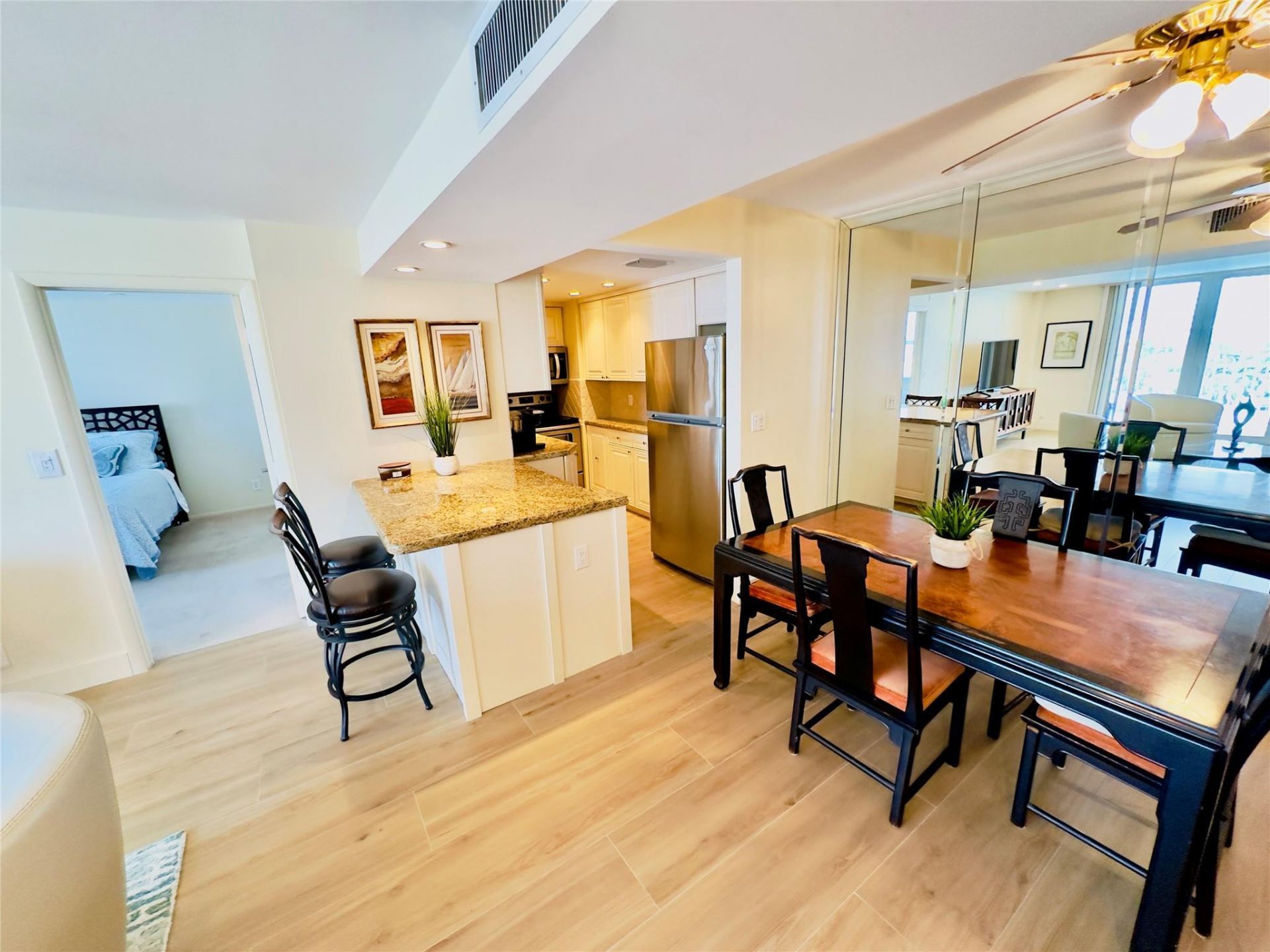 1 Las Olas Circle, Unit 513, Fort Lauderdale, FL 33316 Photo