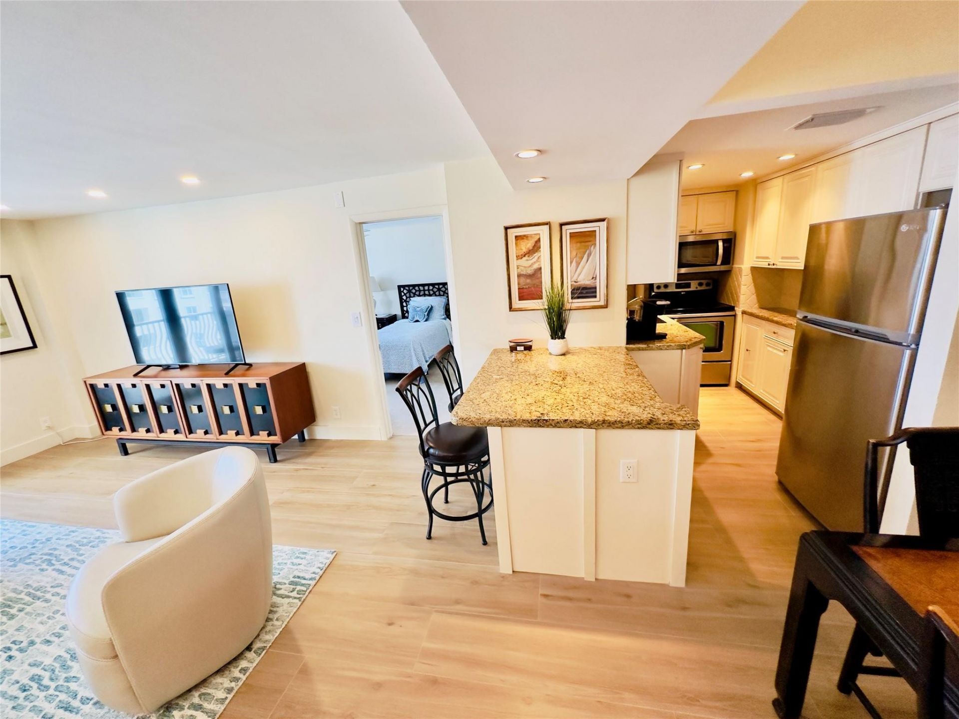 1 Las Olas Circle, Unit 513, Fort Lauderdale, FL 33316 Photo