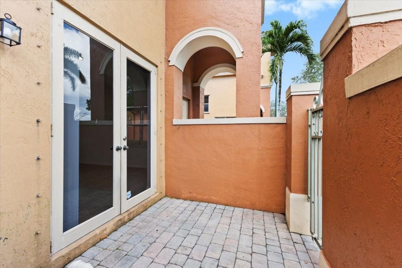 4903 Schooner Drive, Unit 5206, Fort Lauderdale, FL 33312 Photo